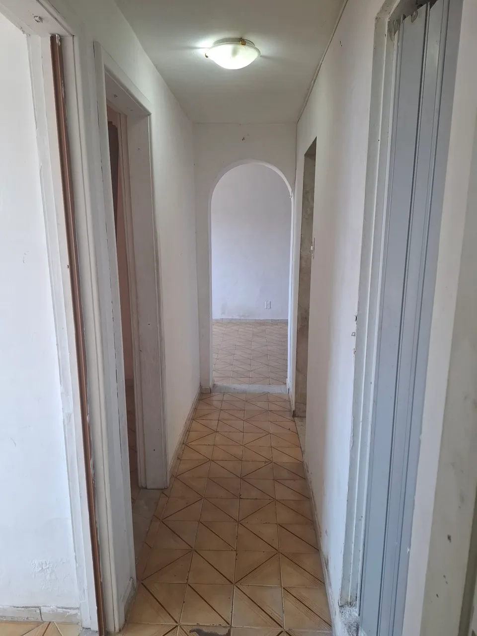 Unfurnished 2-bedroom apartment with 1 bathroom — photo 6