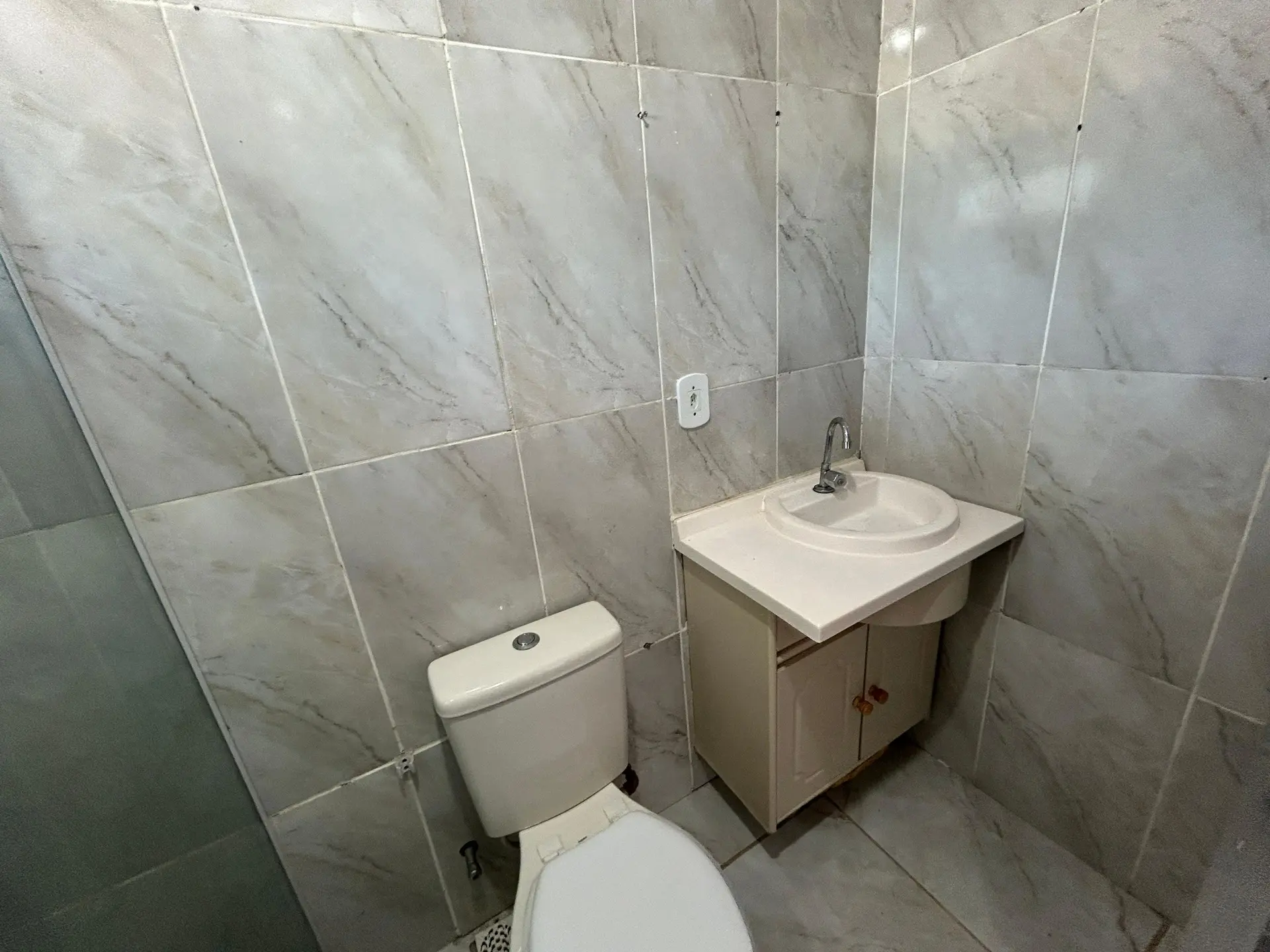 Квартира з 2 спальнями та 1 ванною з душовою зі скла — photo 34