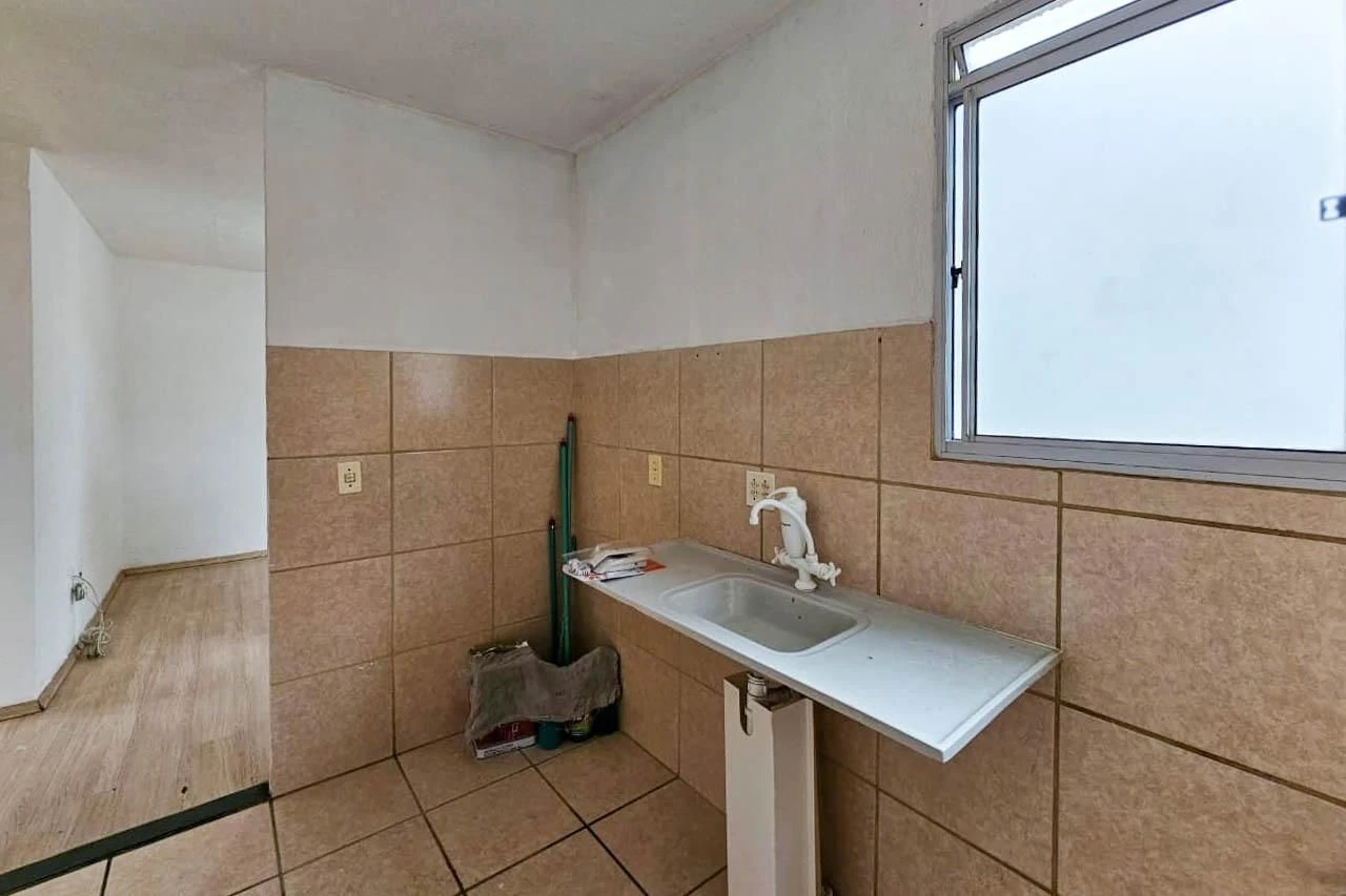 2-bedroom apartment in a building with a pool — photo 29