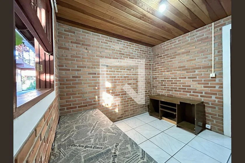 Apartamento amueblado de 2 habitaciones con jardín privado — photo 9