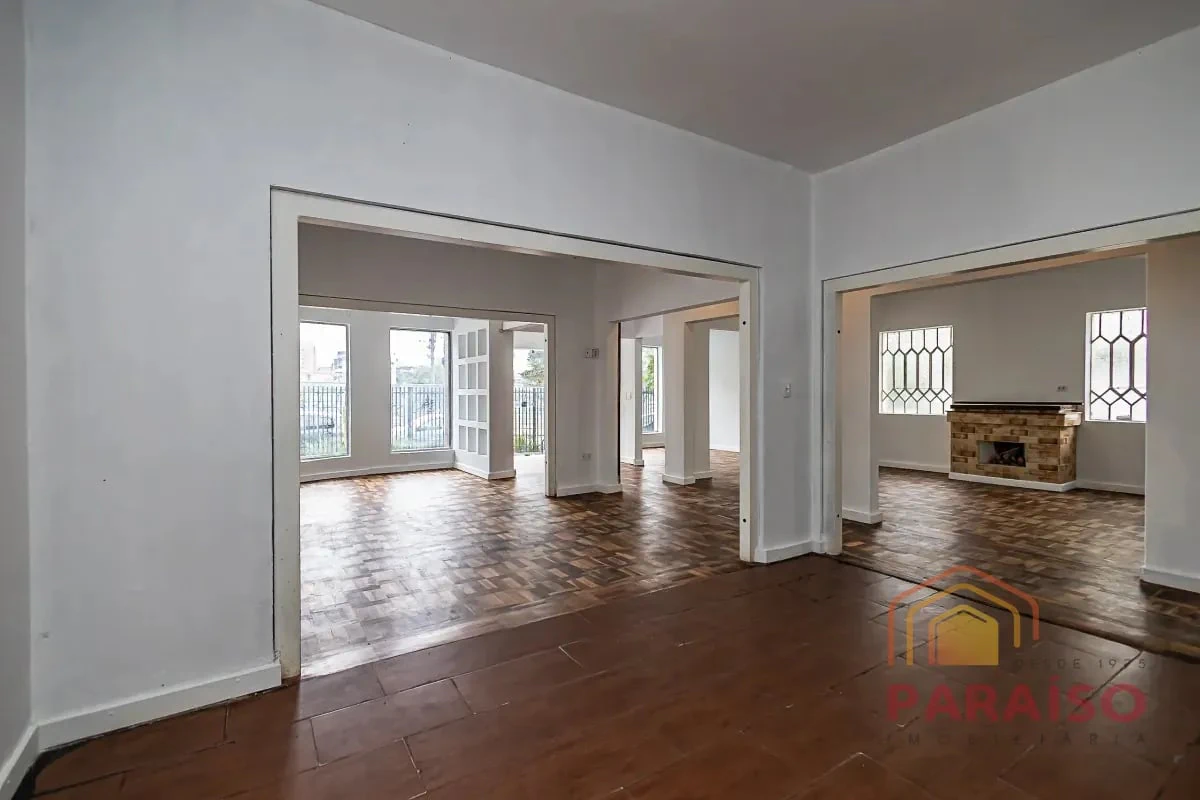 Деревянный пол или ламинат и 4 спальни: дом 165 м² — photo 24