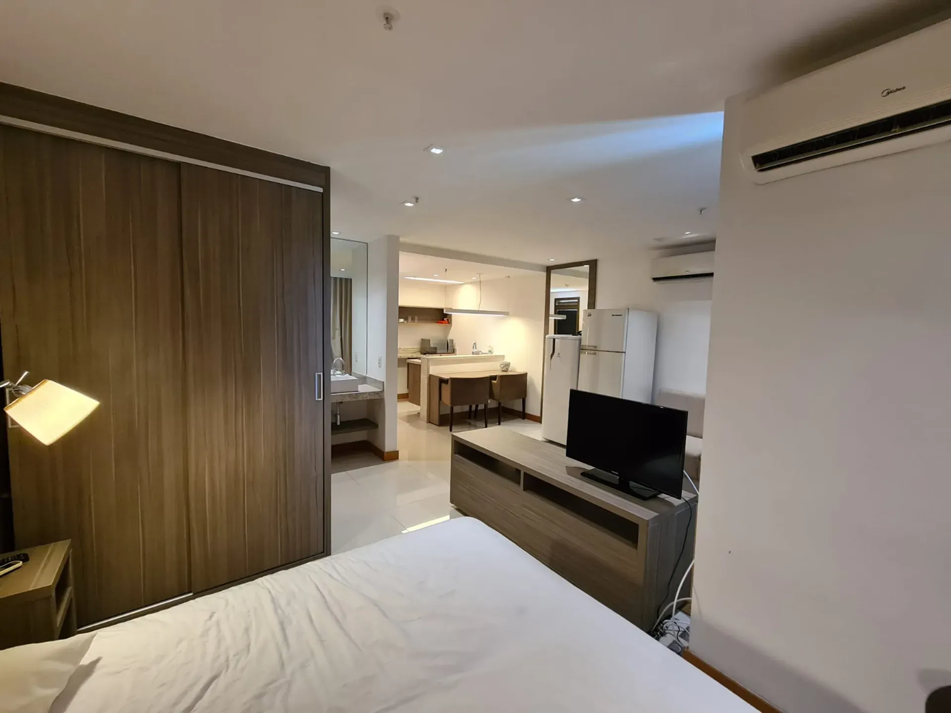Apartment on the 14th floor with a mountain view — photo 2