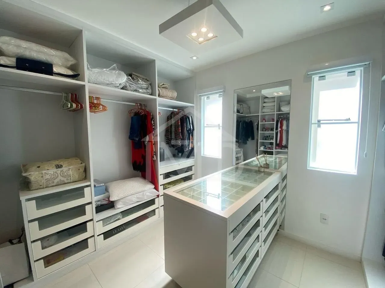 Furnished house with 5 en-suite bedrooms and pool — photo 50