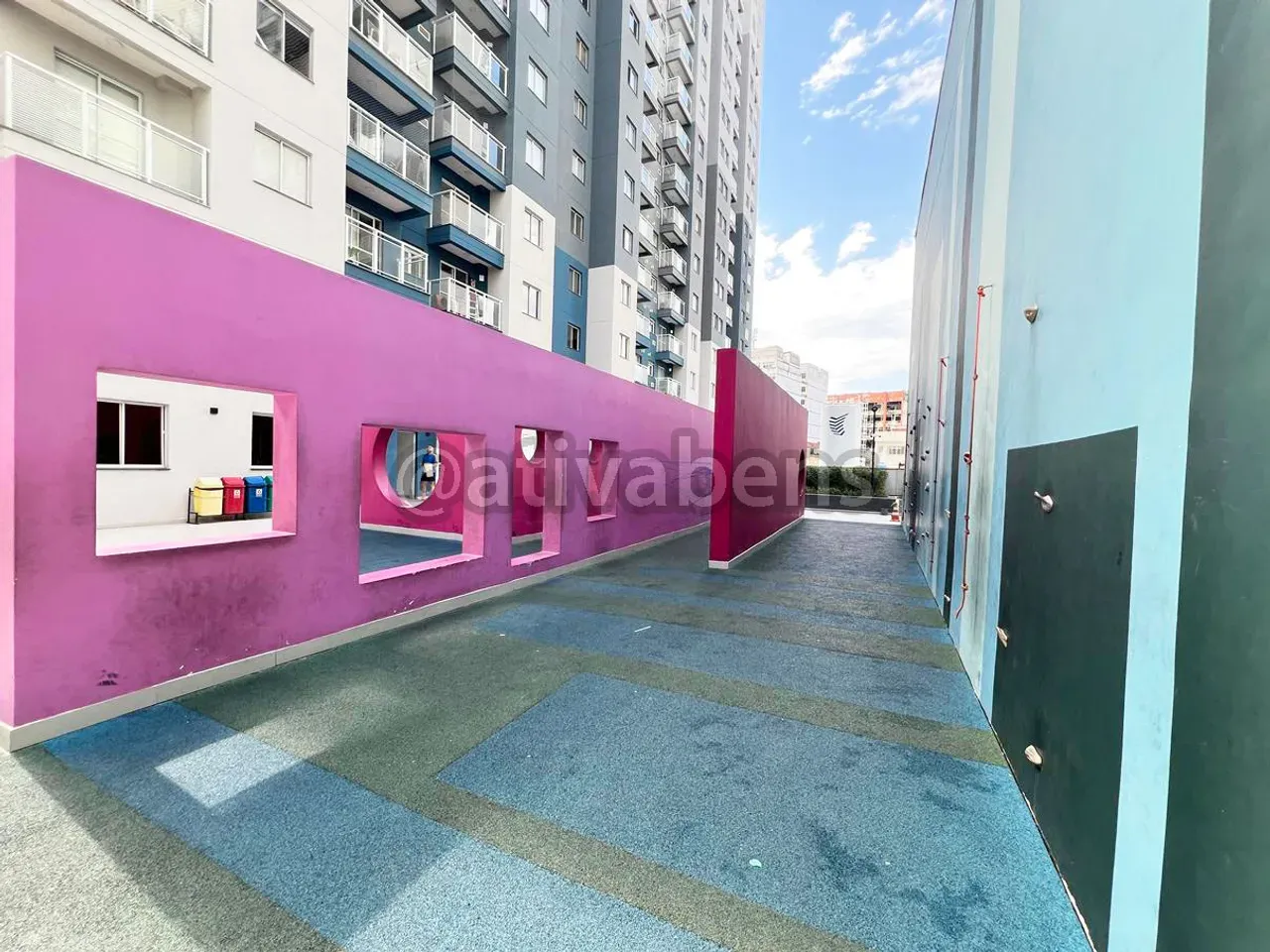 Furnished 1-bedroom apartment with 37 m² on the 19th floor — photo 11