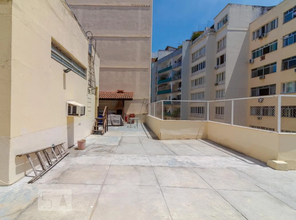 3-bedroom apartment with a water view — photo 4