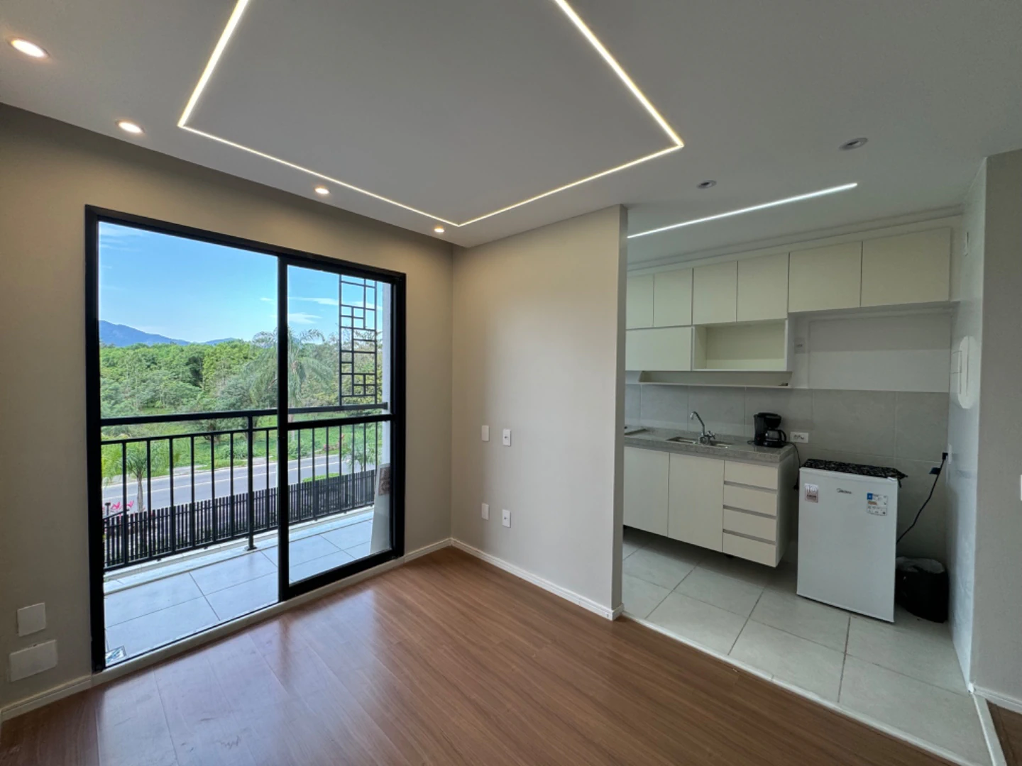 Mountain view in a 2-bedroom apartment, 42 m² — photo 4