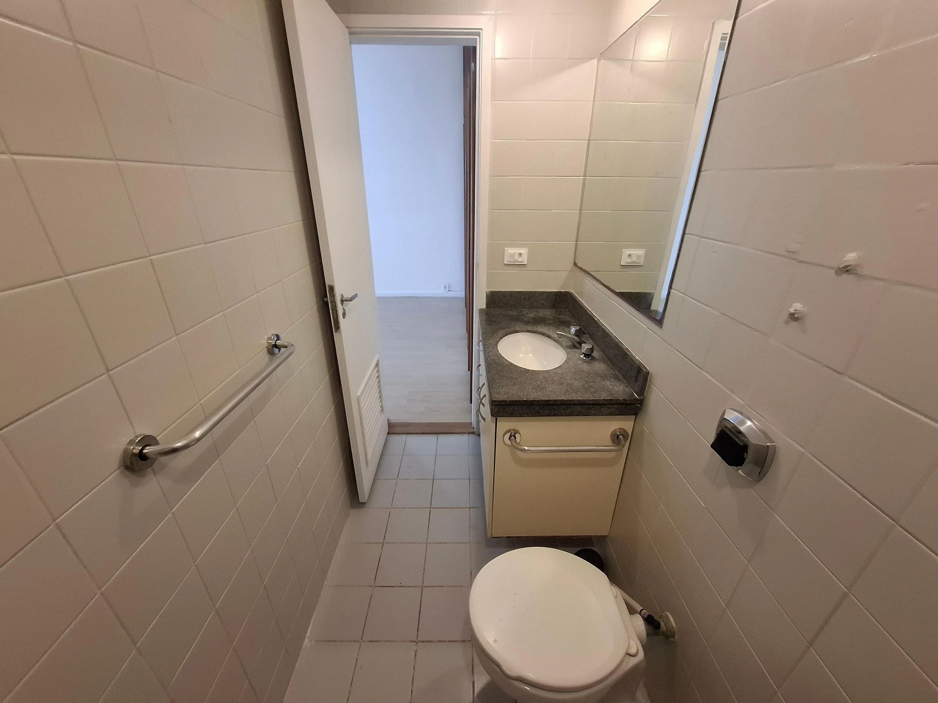 2 quartos e janelas do piso ao teto: apartamento de 75 m² — photo 32