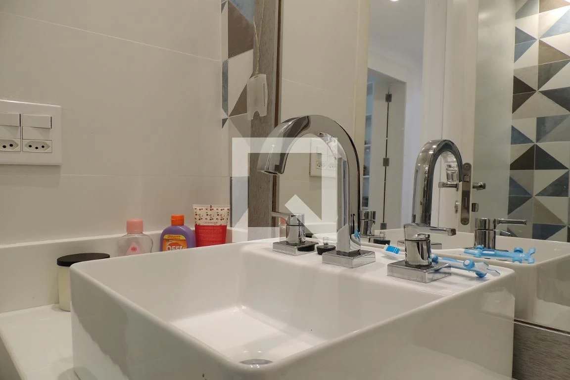 Furnished 3-bedroom apartment with 3 bathrooms and balcony — photo 62