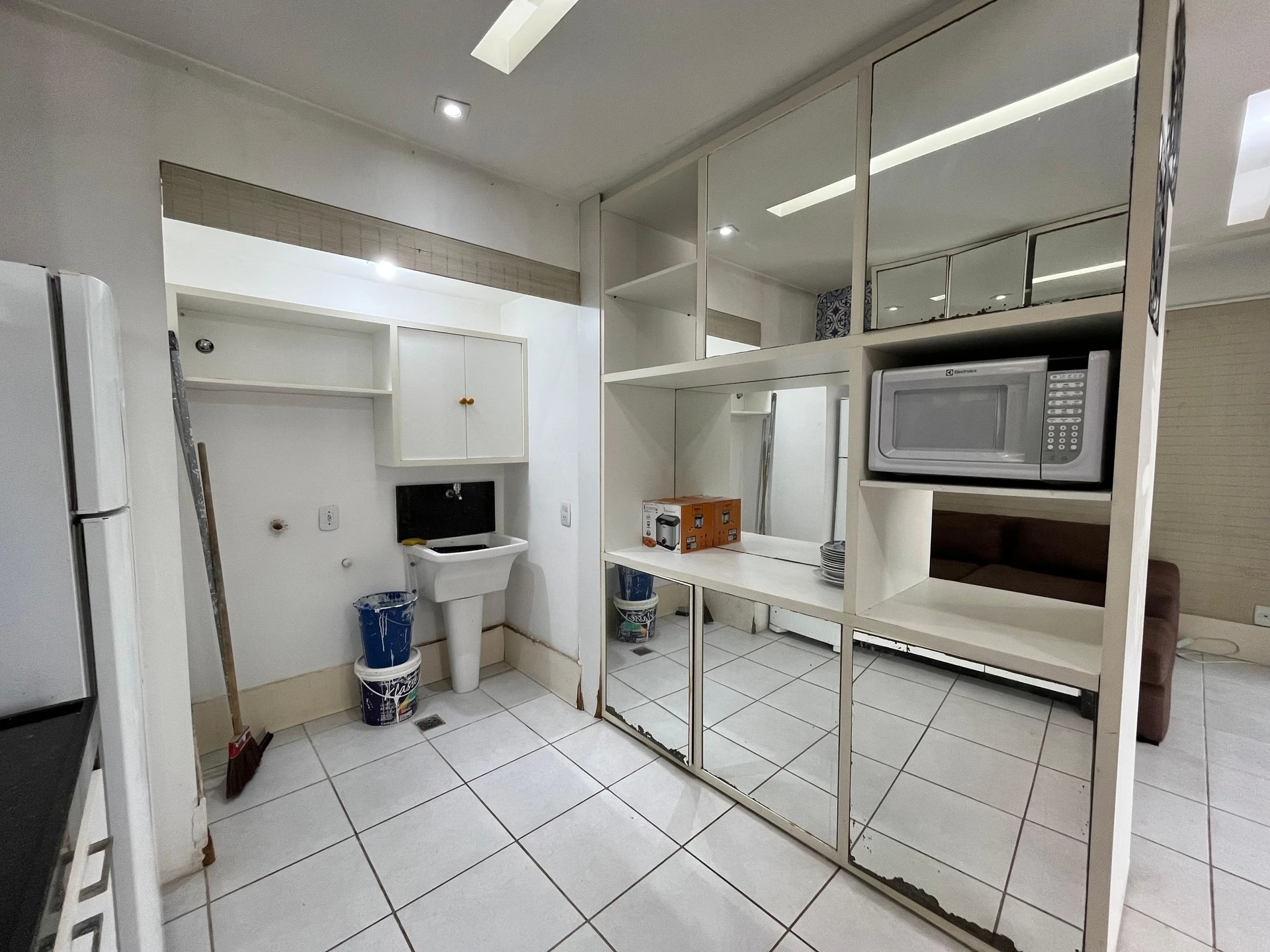 One-bedroom apartment with a washing machine — photo 20