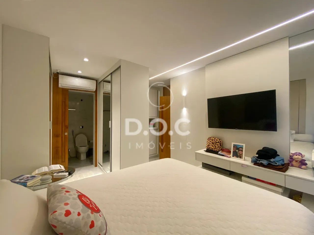 143 m² apartment with open-plan gas kitchen and 3 suites — photo 20