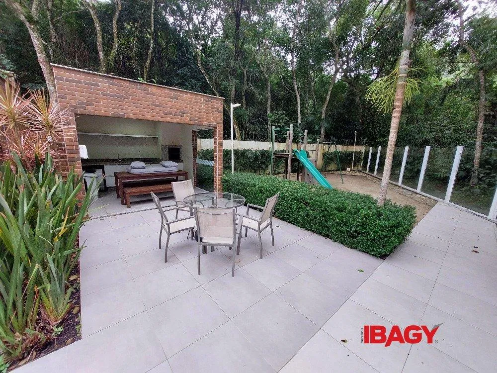3-bedroom apartment with a grill on the balcony — photo 53