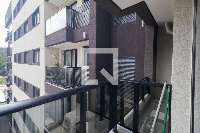 2-bedroom apartment in a building with a gym — photo 34