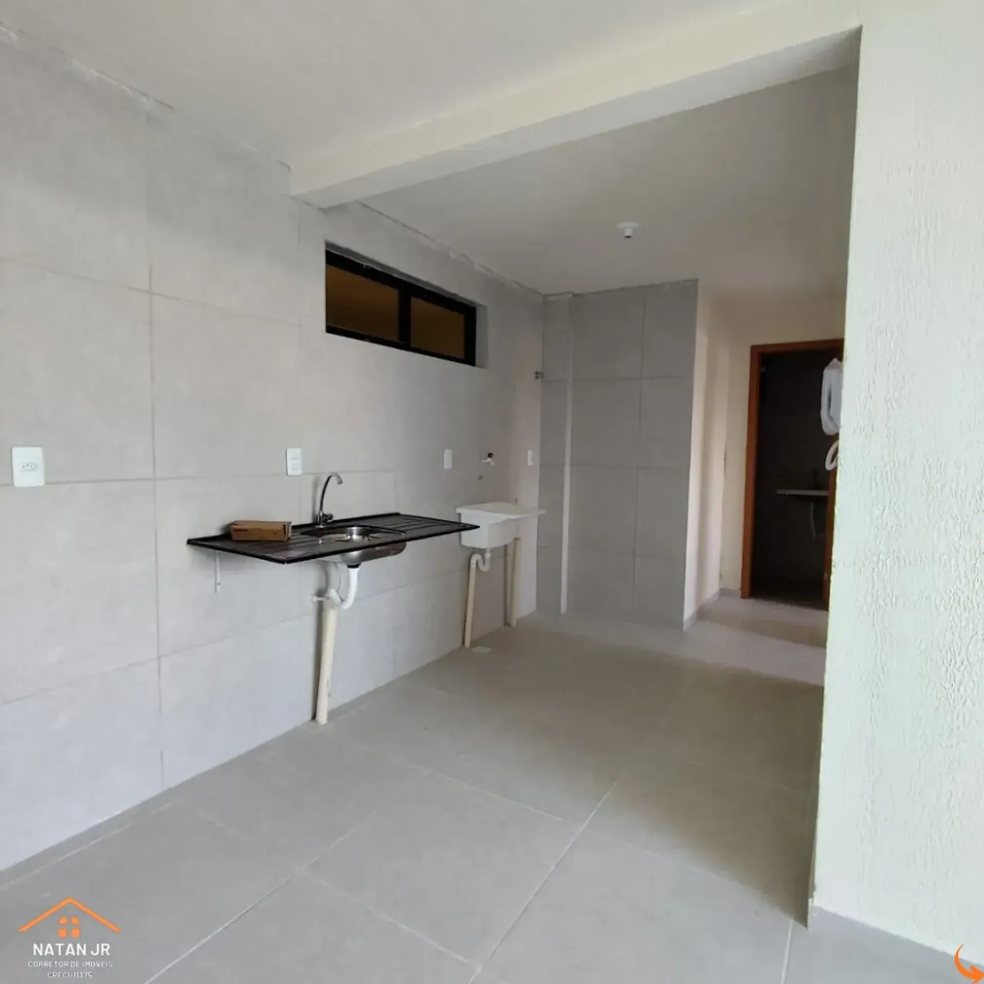 2-bedroom apartment in a building with a gym — photo 7