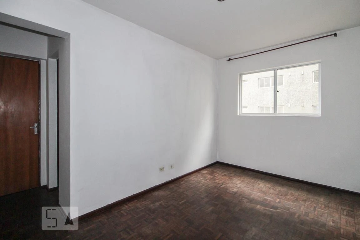 Деревянный пол или ламинат и 1 спальня: квартира 34 м² — photo 6