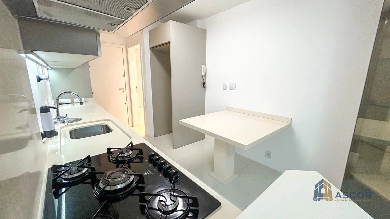 3-bedroom apartment with a bathtub in Florianópolis — photo 21