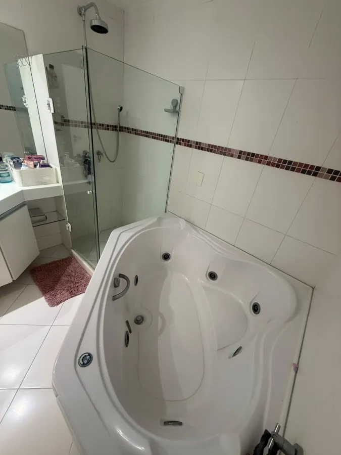 Furnished house with 5 bedrooms and 400 m² — photo 12