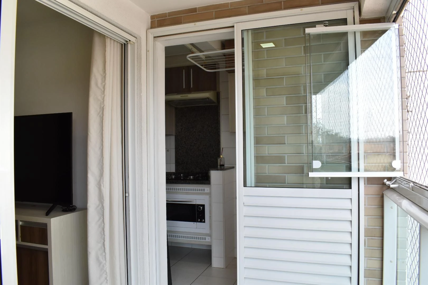 2-bedroom apartment with a home office in Curitiba — photo 29