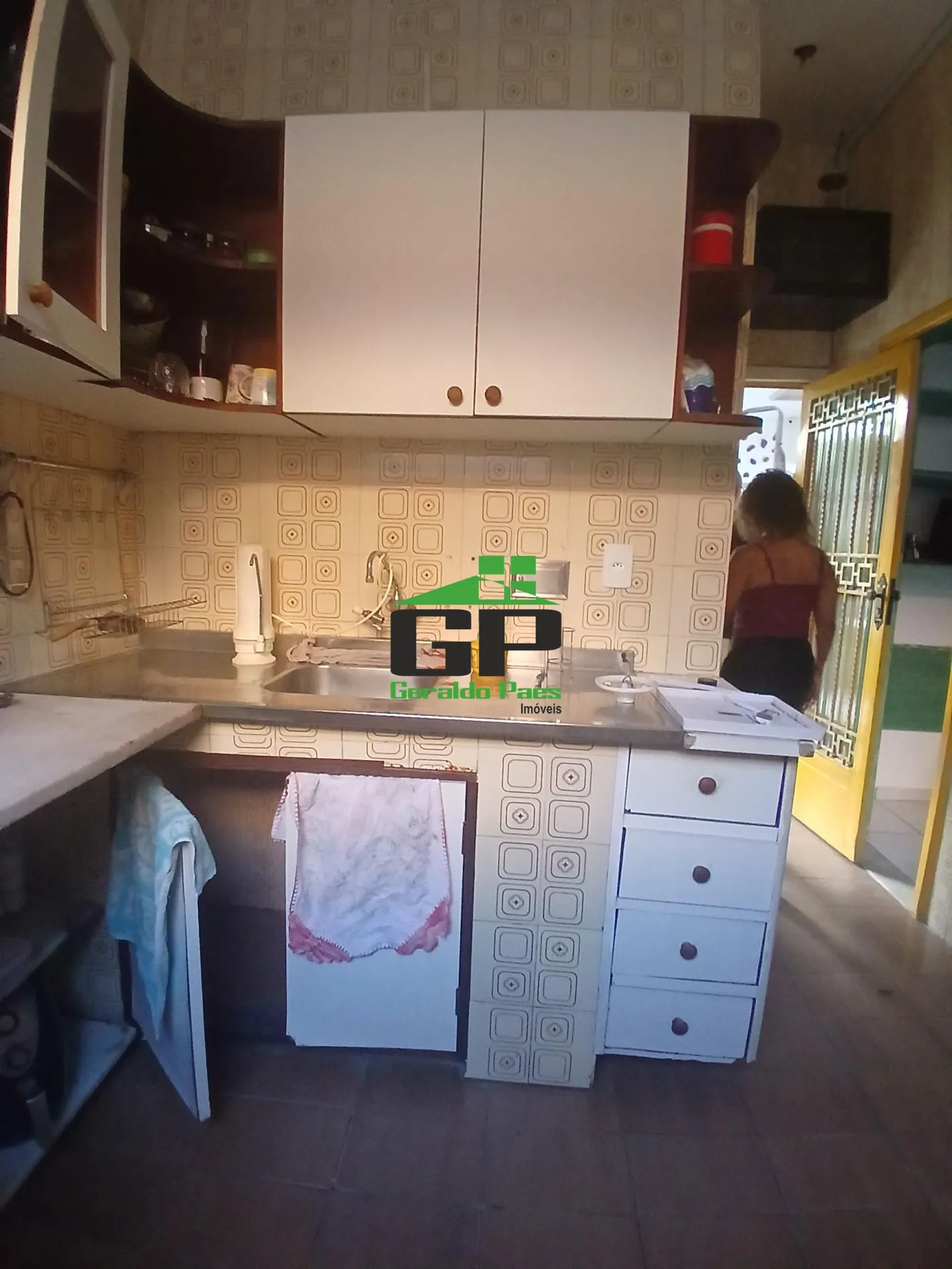 Casa de 349 m² com varanda gourmet e jardim — photo 22