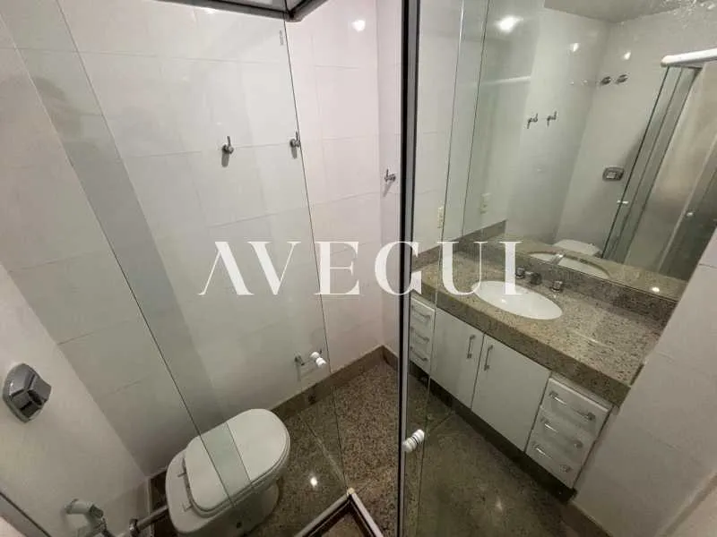 Apartamento com 4 quartos e varanda com box de vidro — photo 16