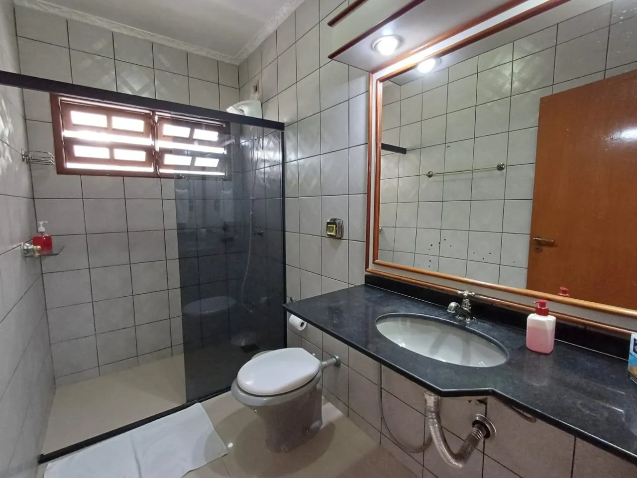 Будинок із 5 спальнями та садом — photo 24