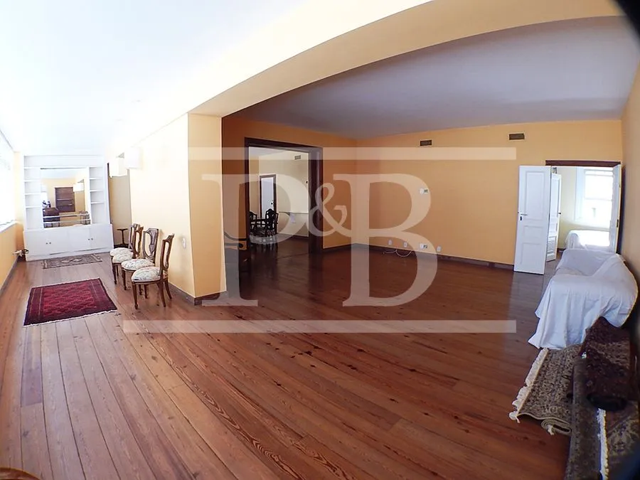 4-bedroom apartment with 3 bathrooms, 420 m² — photo 15