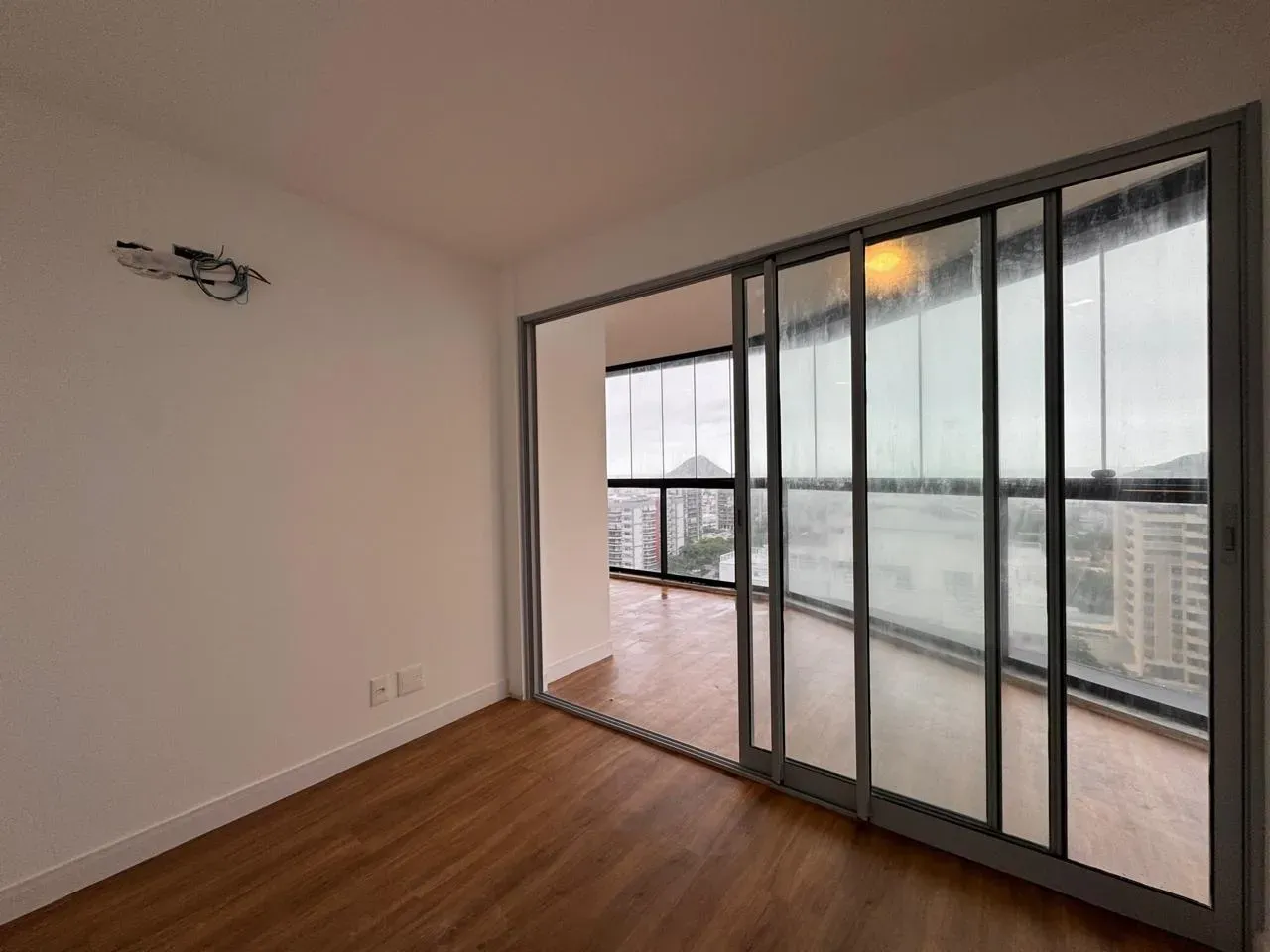 Apartamento de 3 quartos com varanda envidraçada — photo 9