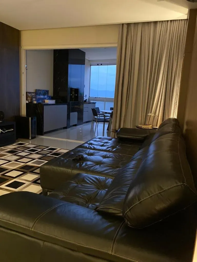 Apartamento con 3 suites y 4 baños