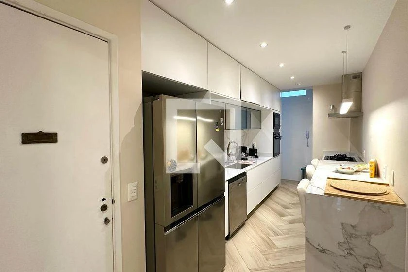 Furnished 220 m² apartment with 4 bedrooms and a suite — photo 6