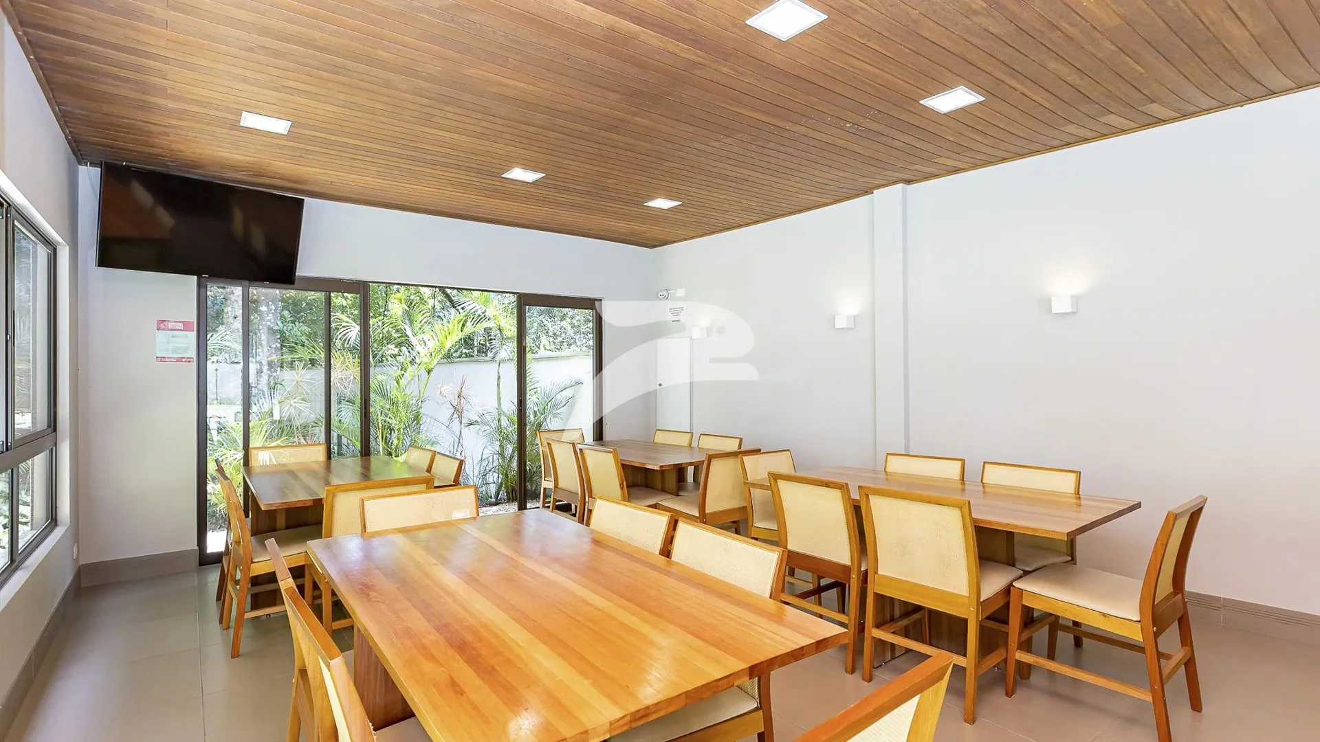 Top-floor apartment with 2 bedrooms and private terrace — photo 22