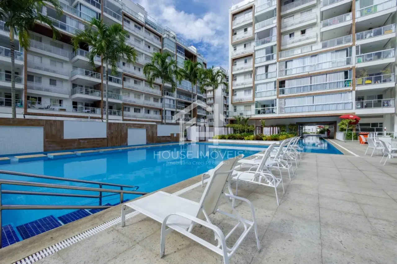 Панорамные окна и 3 спальни: квартира 150 м² — photo 16