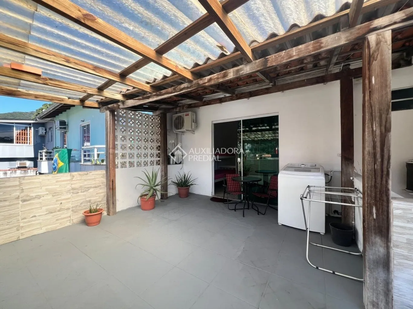 Furnished studio with 38 m², 1 bedroom and 1 bathroom — photo 21
