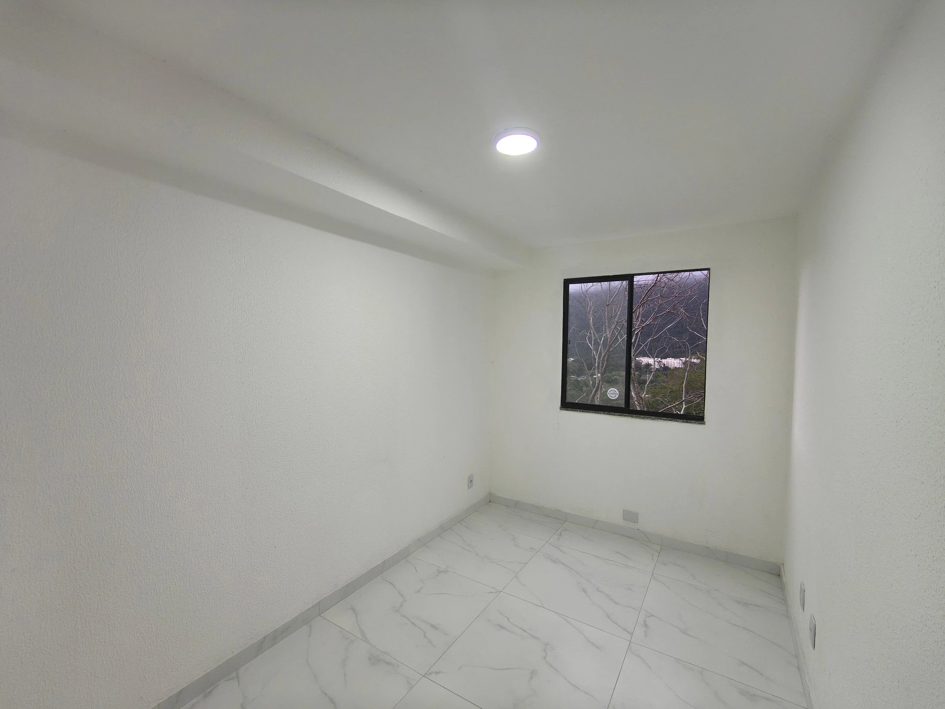 Apartamento mobiliado com 2 quartos, 1 banheiro e varanda — photo 51