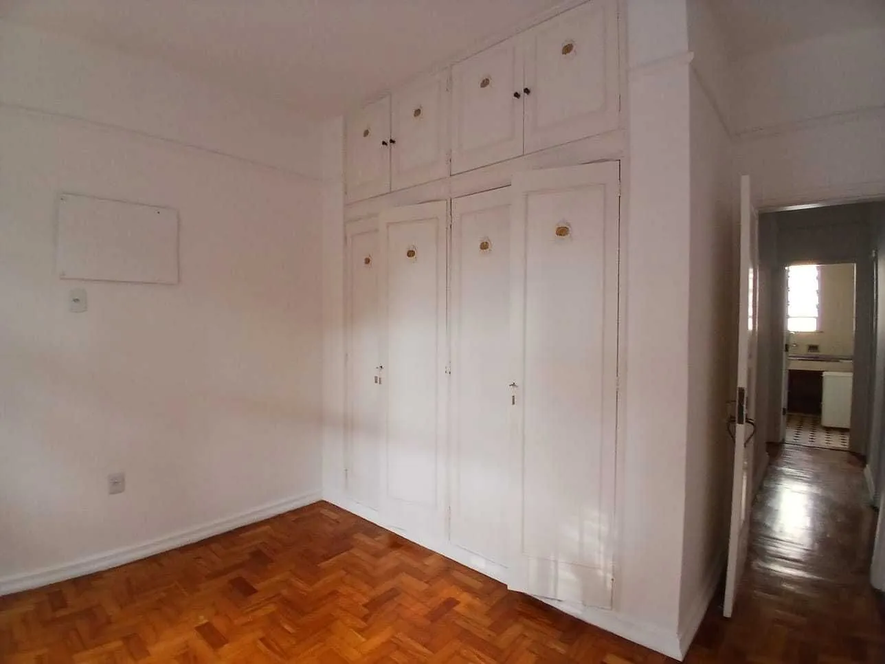 Apartment, 113 m², with wood or laminate floors — photo 14
