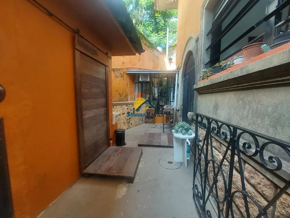 Furnished 700 m² house with 4 bedrooms and 2 en-suites
