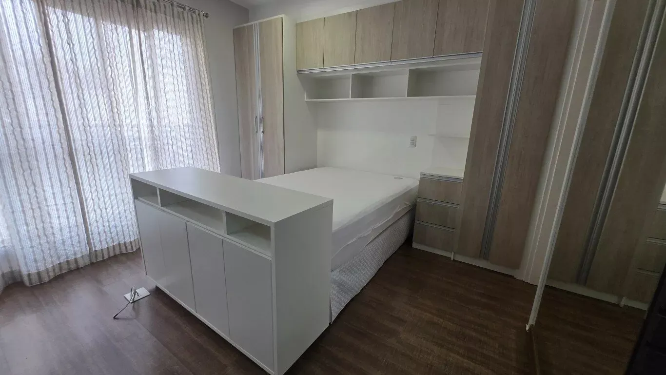 Wood or laminate floors in a one-bedroom apartment, 33 m² — photo 11