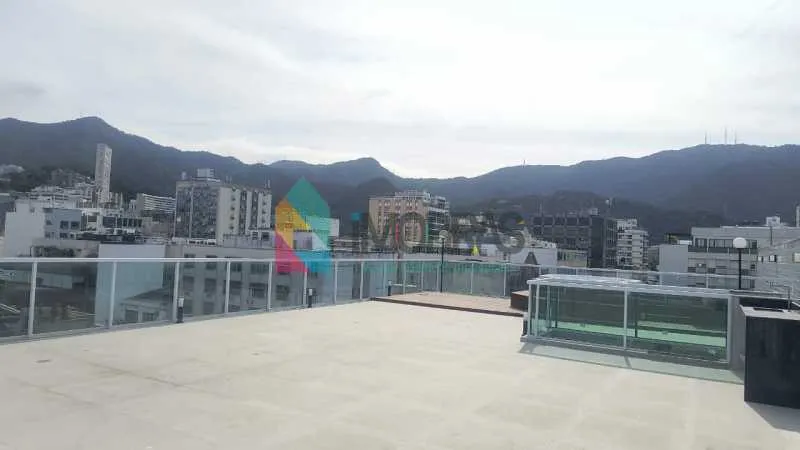 Triplex penthouse 660 m² with 3 suites and parking — photo 27