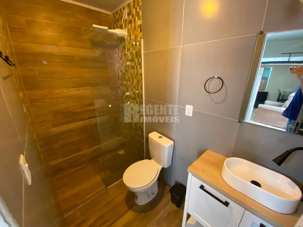 Kitnet amueblada de 18 m² con escritorio para trabajar — photo 9