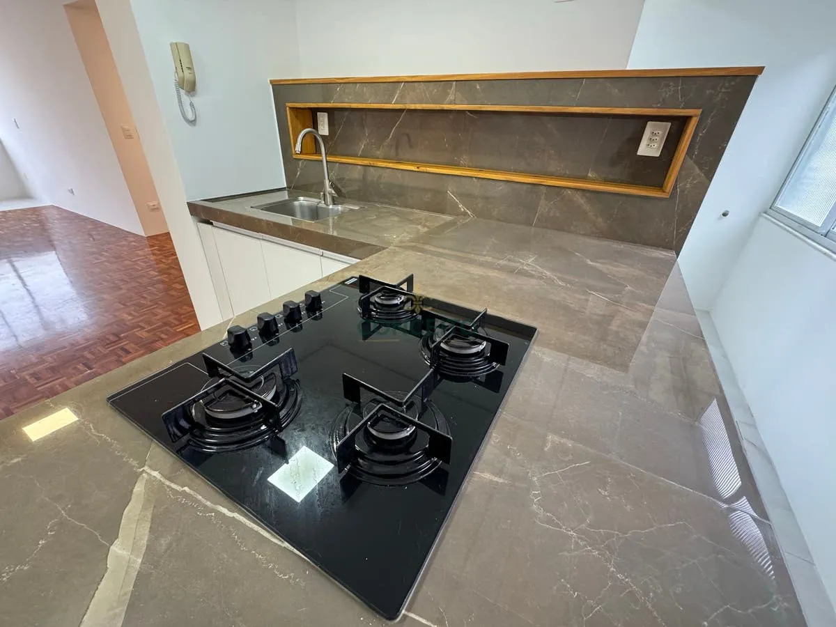 Floor-to-ceiling windows in a 3-bedroom apartment, 106 m²