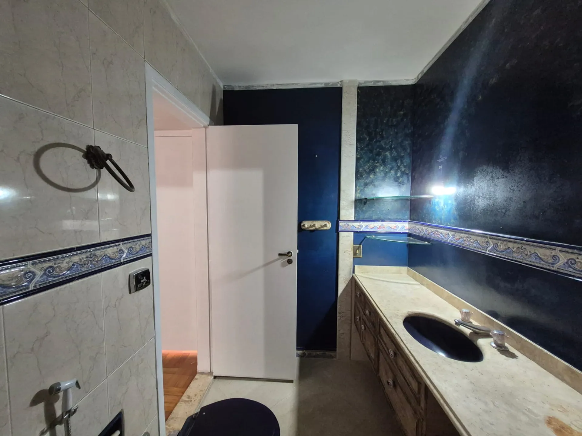 3-bedroom apartment with 3 bathrooms and city views — photo 31