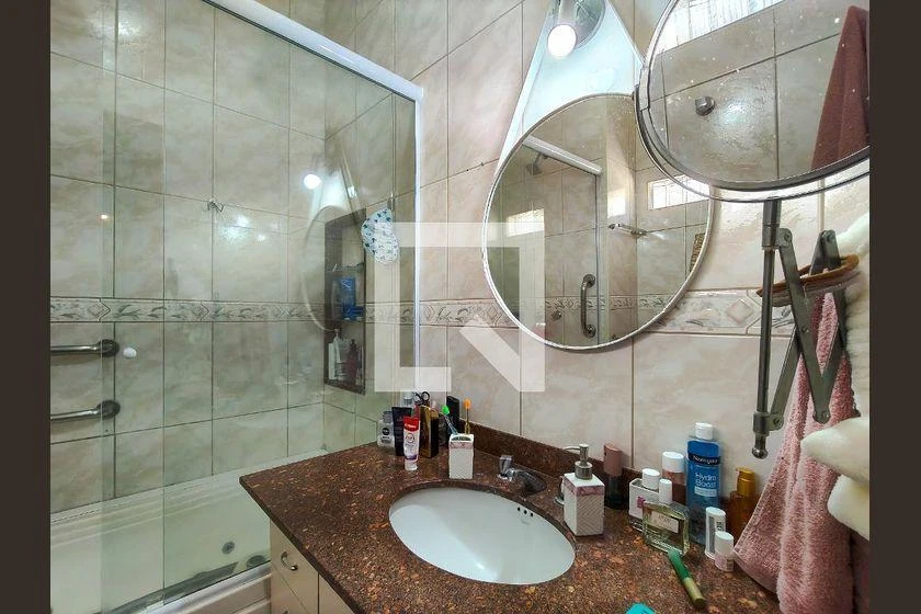 Glass-enclosed balcony in a 3-bedroom apartment, 107 m² — photo 38