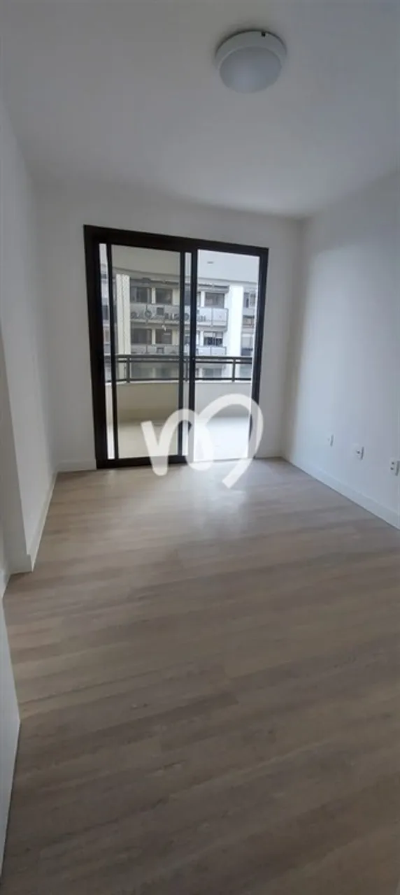 Apartamento com 4 quartos e cozinha fechada — photo 10