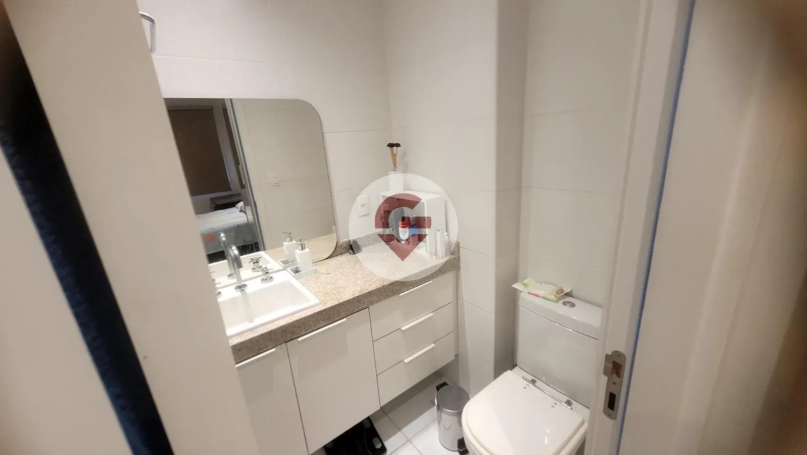 Departamento de 1 dormitorio con balcón cerrado con vidrio — photo 22