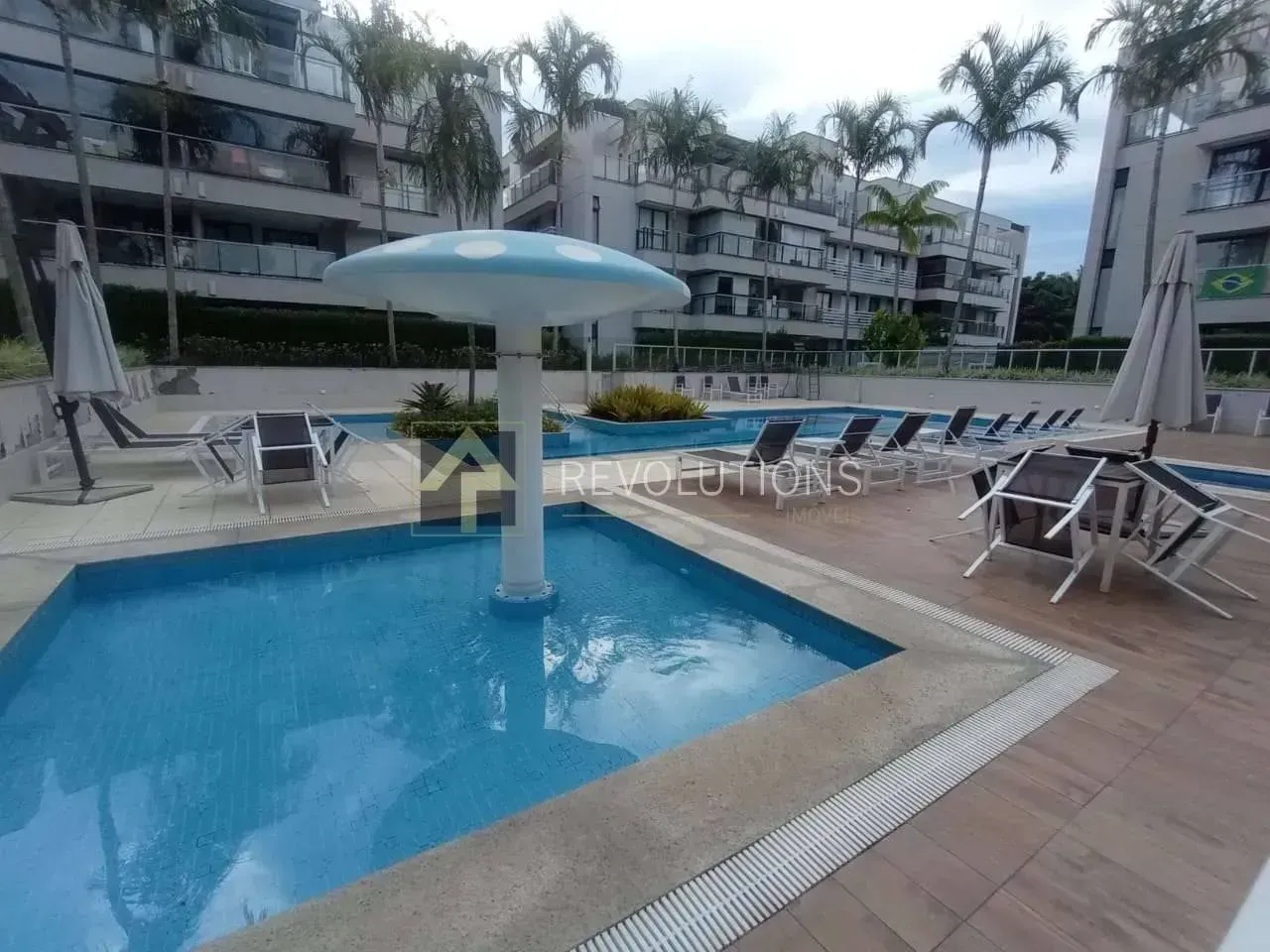 Casa sin amueblar con 4 dormitorios y balcón — photo 24