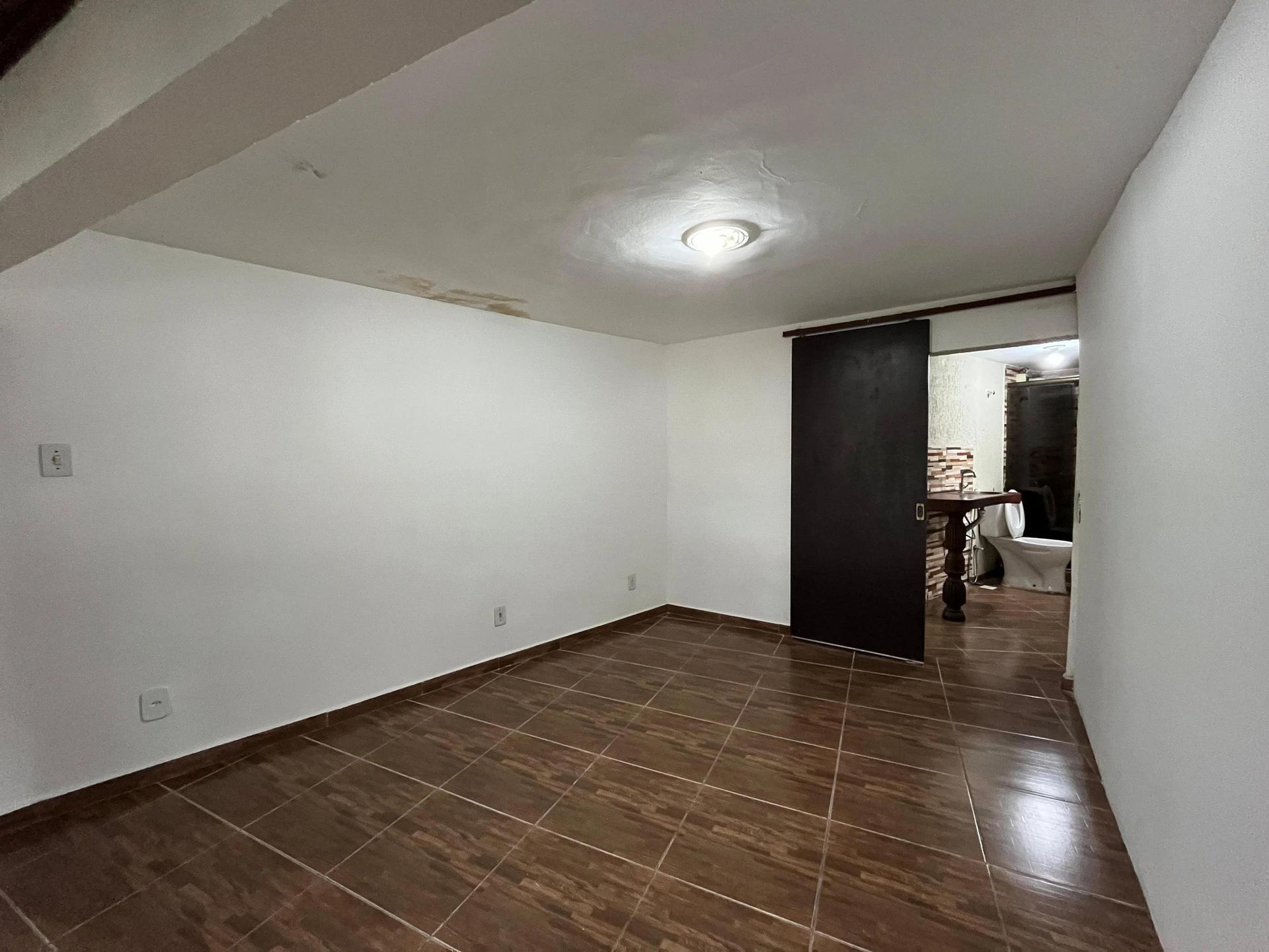Casa em condomínio desocupada com 2 quartos e 1 banheiro — photo 23