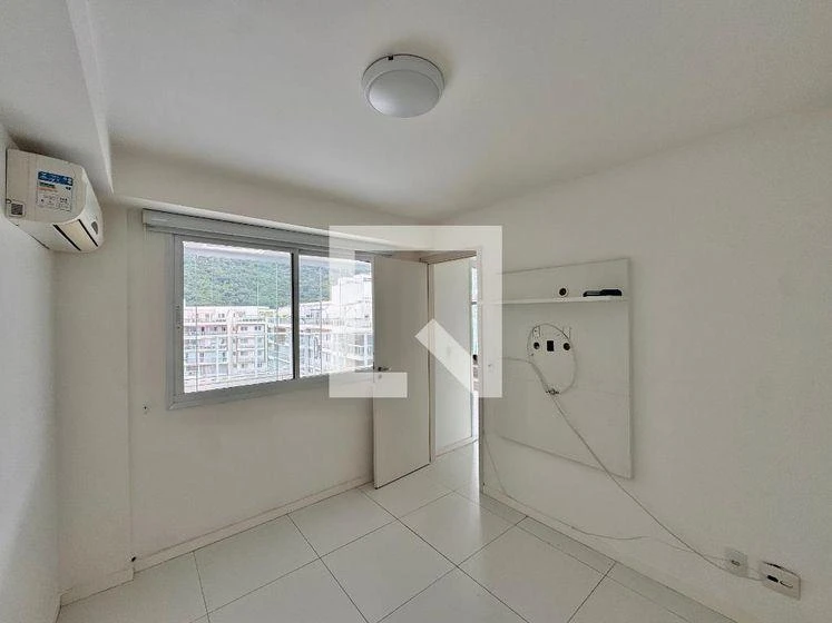 3-bedroom apartment with a mountain view in Rio de Janeiro — photo 34