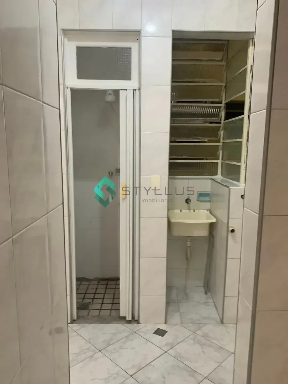 Unfurnished rental apartment with 2 bedrooms and 2 baths — photo 16