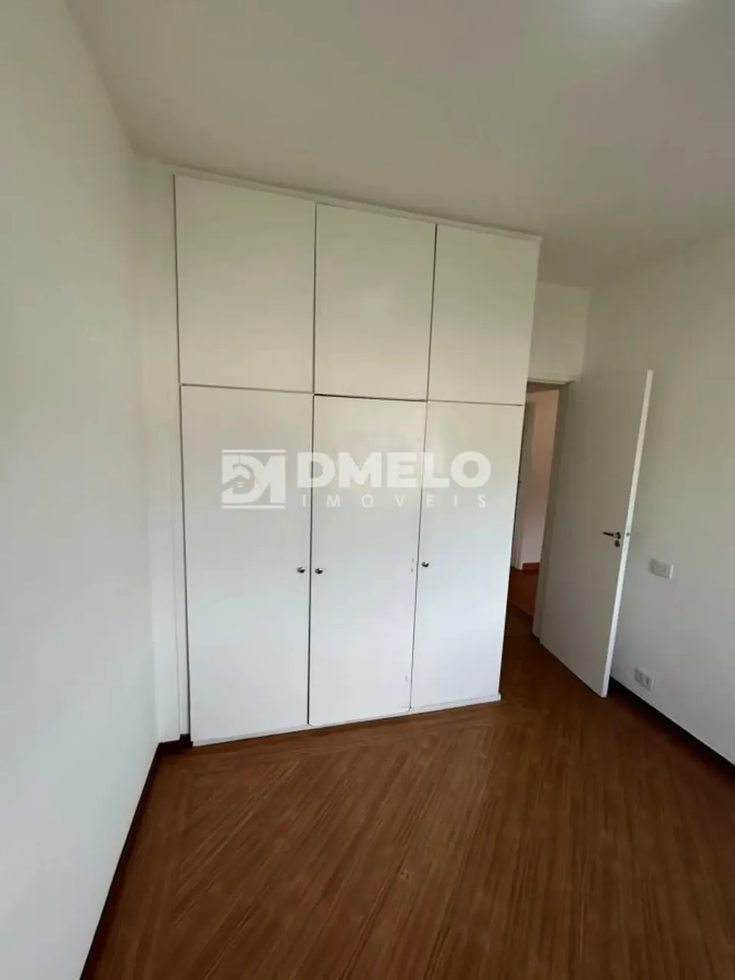 Apartment, 83 m², with wood or laminate floors — photo 22