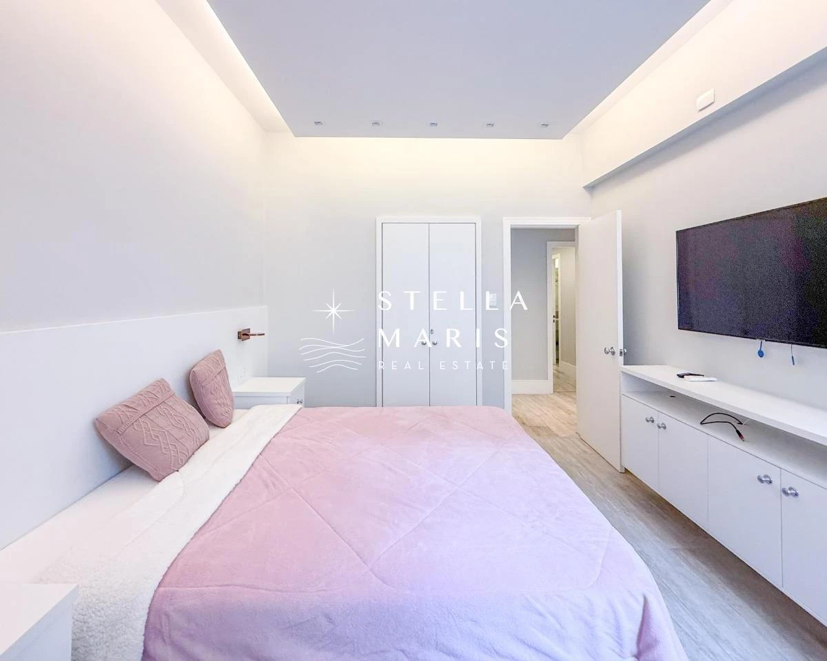 140 m² apartment with 3 en-suite bedrooms and no parking