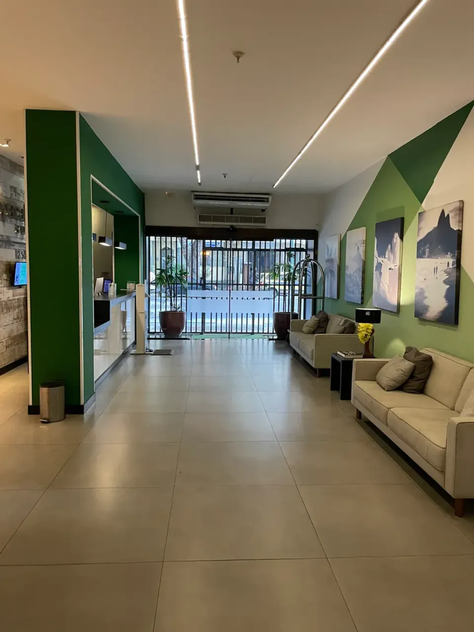 Apartamento mobiliado com 1 dormitório, 2 banheiros e 1 vaga — photo 16