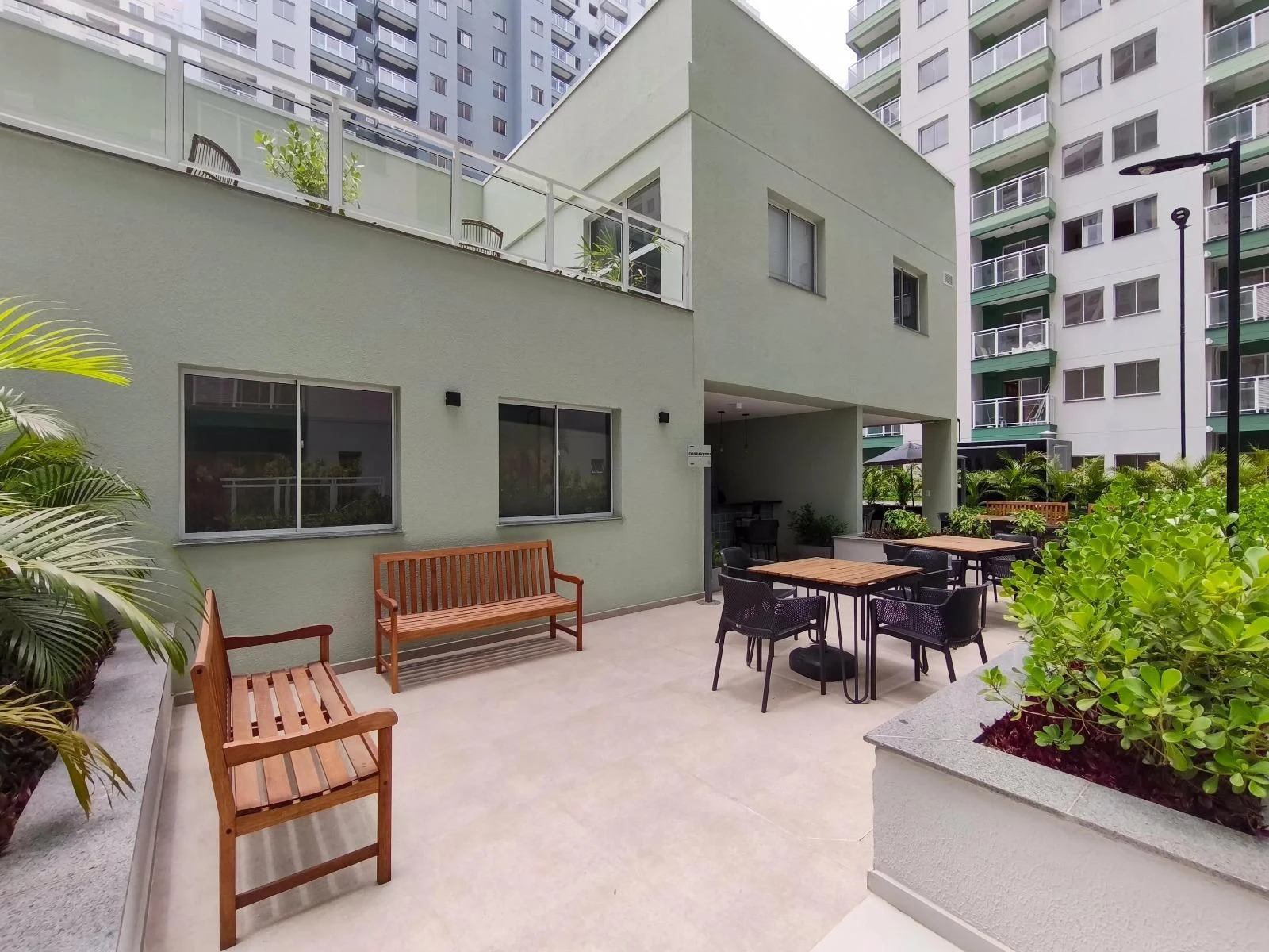 Glass-enclosed balcony in a one-bedroom apartment, 36 m² — photo 14